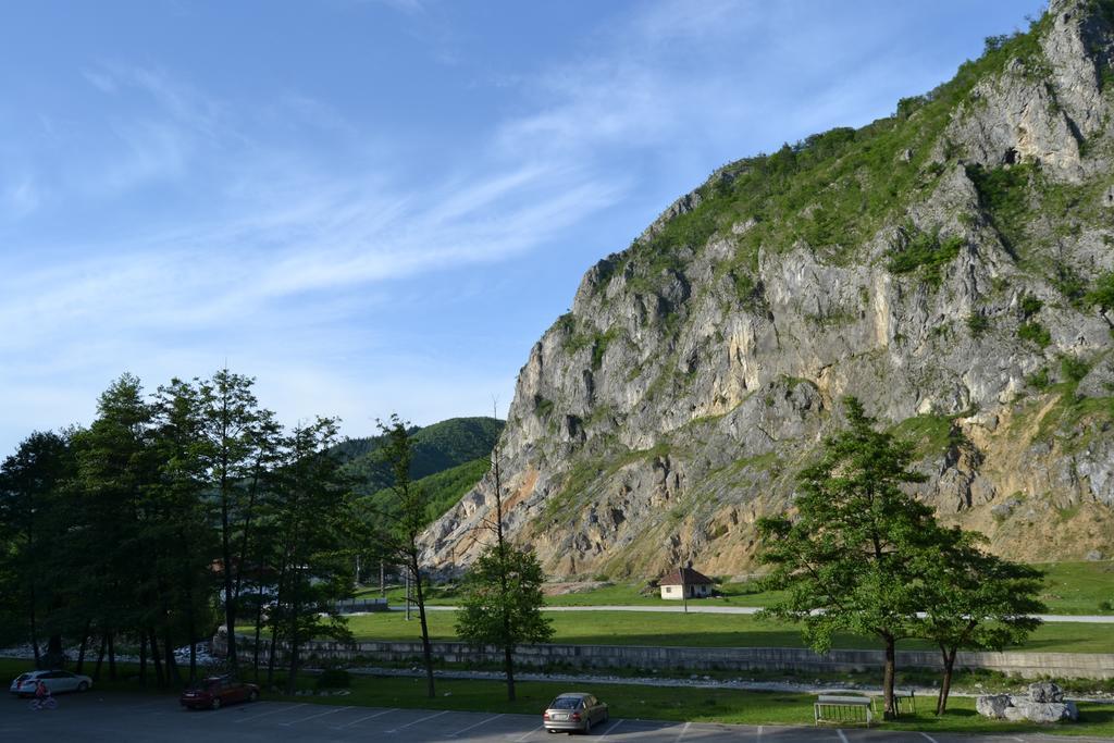 Vila Nico Baia de Fier Exteriér fotografie